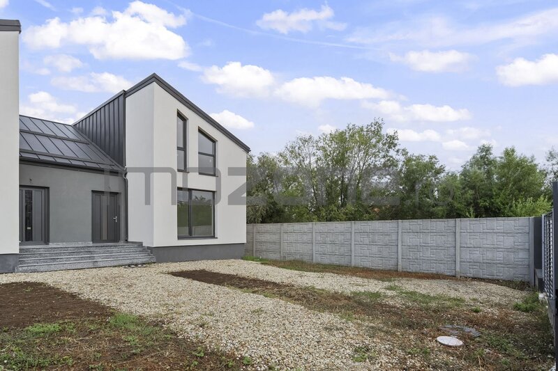 Buftea, Str. Horia, langa lac, duplex p+m, 195 mp utili
